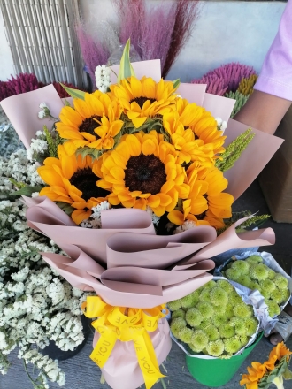 6pcs Sunflower Bouquet